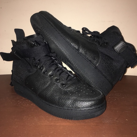 black af1 fits